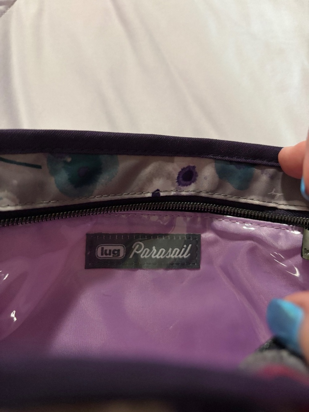Lug Parasail Accessories/Cosmetics Carriers - Picture 6 of 8